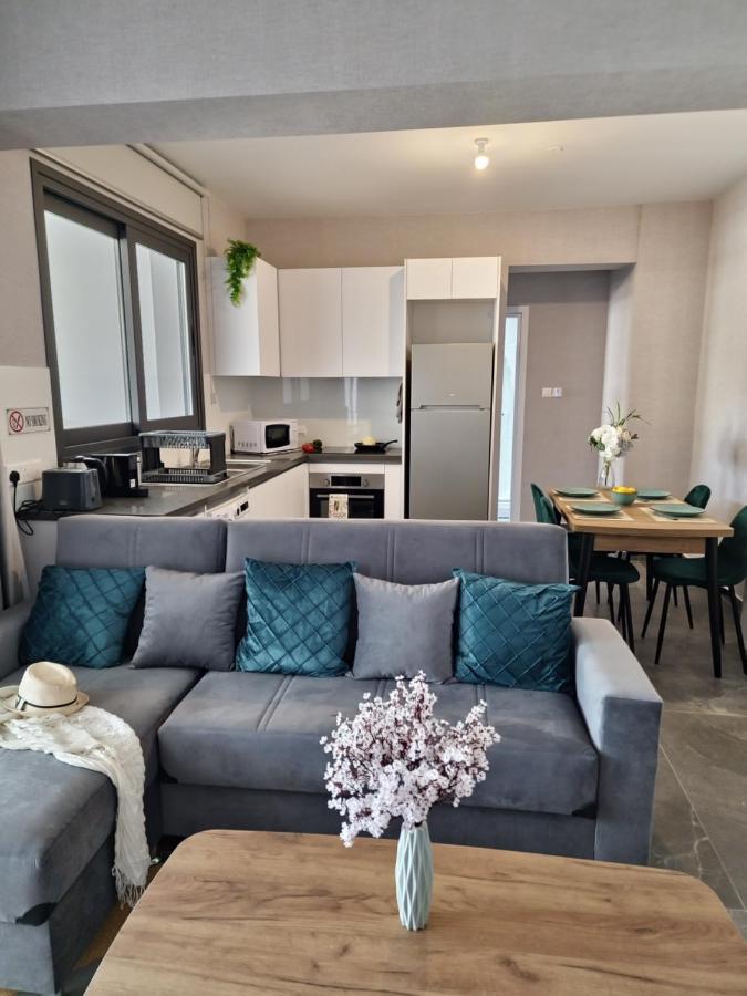 Carisa Deluxe Apartment With Jacuzzi ラルナカ エクステリア 写真