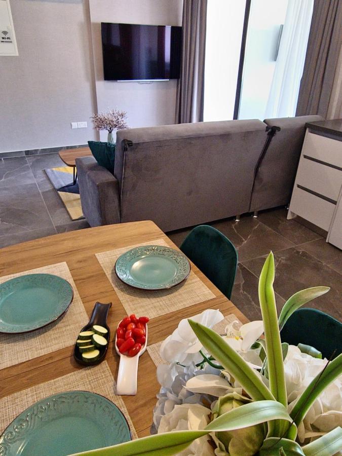 Carisa Deluxe Apartment With Jacuzzi ラルナカ エクステリア 写真