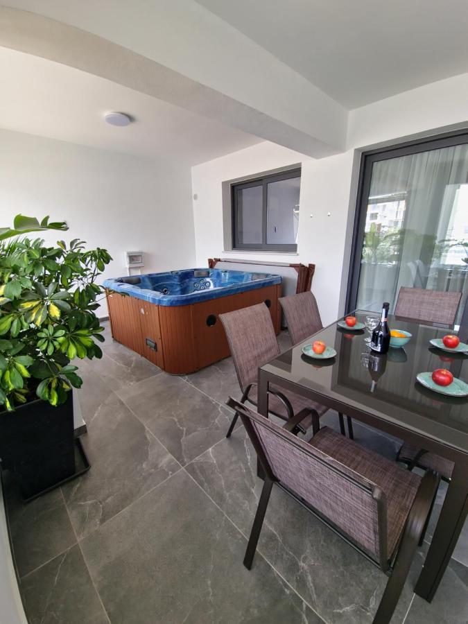 Carisa Deluxe Apartment With Jacuzzi ラルナカ エクステリア 写真