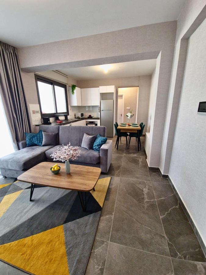 Carisa Deluxe Apartment With Jacuzzi ラルナカ エクステリア 写真