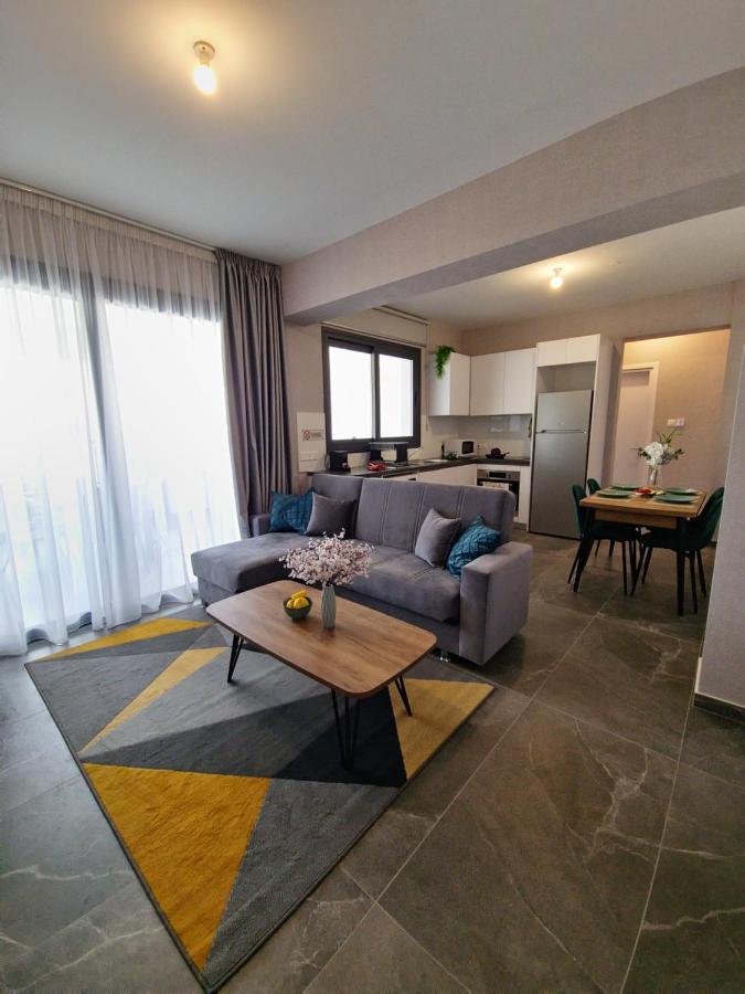 Carisa Deluxe Apartment With Jacuzzi ラルナカ エクステリア 写真
